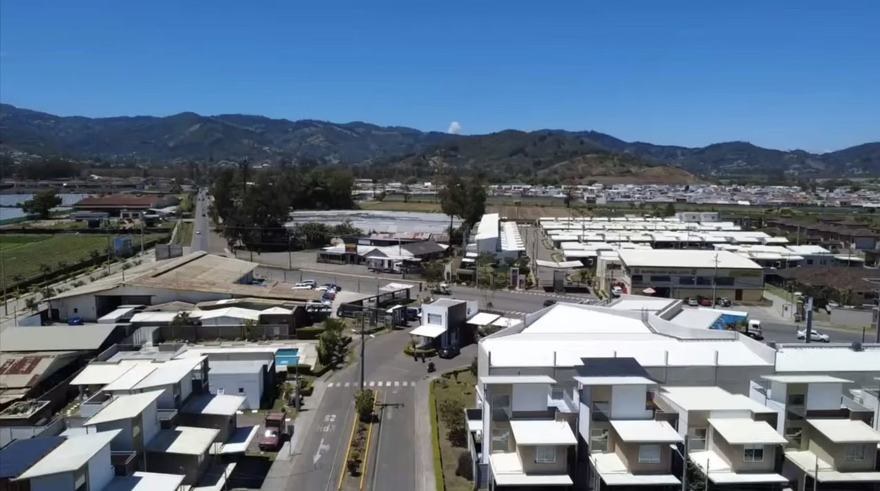 Se Vende Casa Condominio Valle Illios Cartago con extras destacadas JLBR, foto 2
