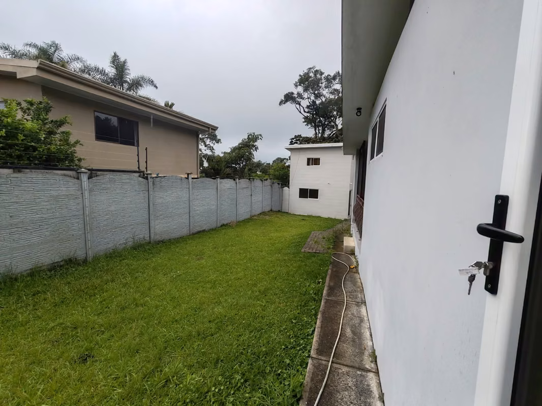 Espectacular Casa de Una Planta con Amplio Terreno en Residencial de San Rafael de Heredia, foto 5