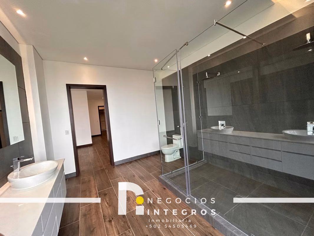 VENDO EXCLUSIVO PENTHOUSE EN ZONA 10 OAKLAND, AMPLIA TERRAZA, LINDAS VISTAS, foto 3