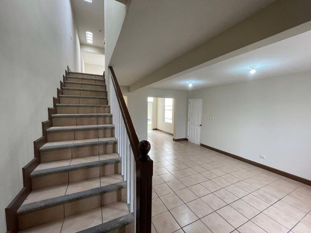 HERMOSA Y AMPLIA CASA EN VENTA EN EL NARANJO CONDOMINIO SAN BASILIO, foto 3