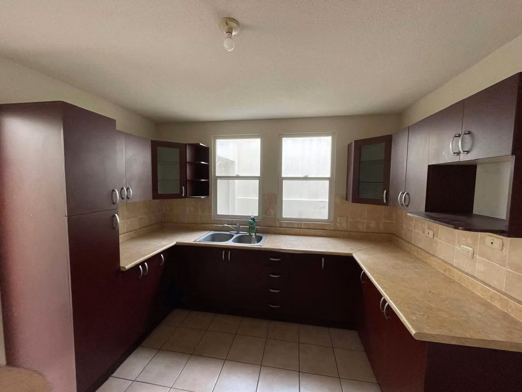 HERMOSA Y AMPLIA CASA EN VENTA EN EL NARANJO CONDOMINIO SAN BASILIO, foto 4