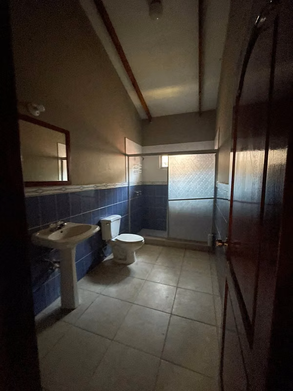 "Seguridad y Comodidad en Los Olivos 1: Casa Familiar con Seguridad y Amenidades, foto 4