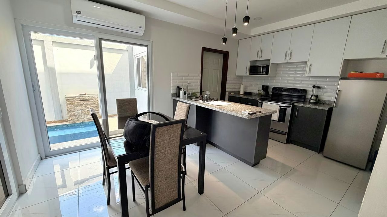 Se vende Townhouse En Residencial Verona, SPS, foto 3