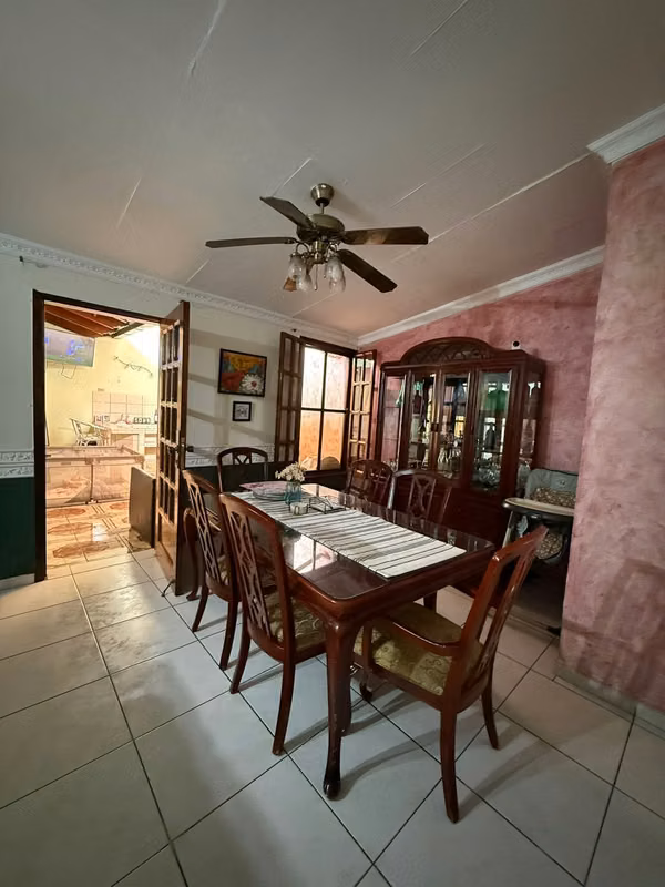 Se Vende Casa Res. Miraflores Sur, foto 2
