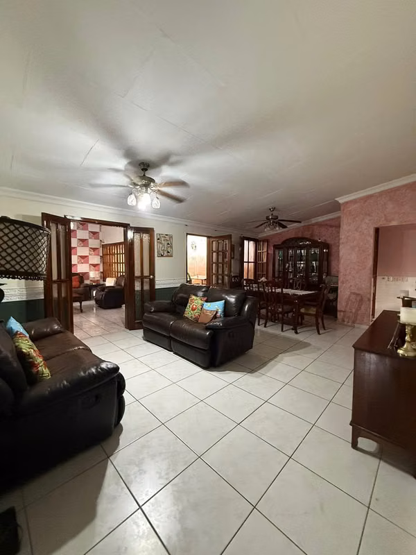 Se Vende Casa Res. Miraflores Sur, foto 3