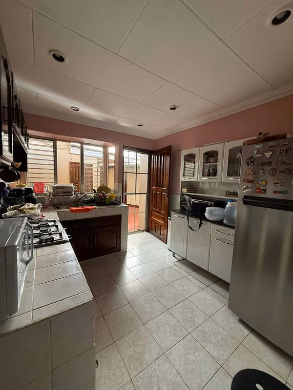 Se Vende Casa Res. Miraflores Sur, foto 4