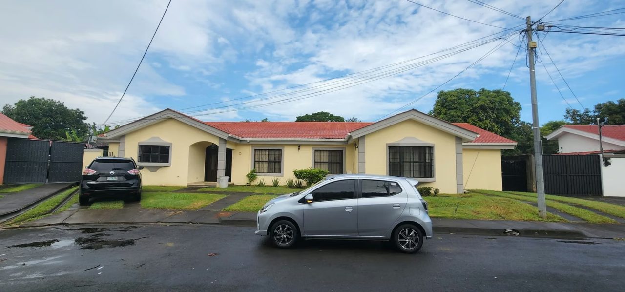 Venta de Casa en el km 12 carretera a masaya. Managua. A 10 metros de la Carretera, foto 2