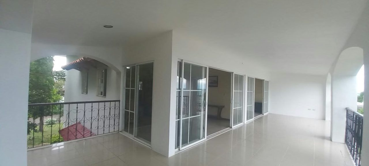 MN¡Oportunidad de Inversión! Apartamento de Lujo Amueblado en Brisas del Lago, Granada, foto 5