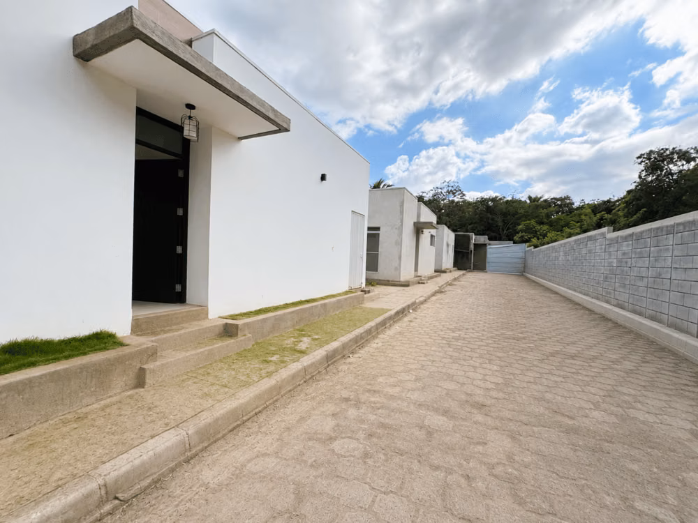 Complejo de 4 Casas en Venta en Santo Domingo, Managua, foto 3