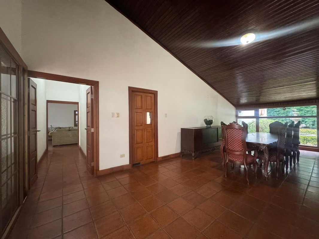 Venta de Casa en Villa Fontana Sur, foto 2