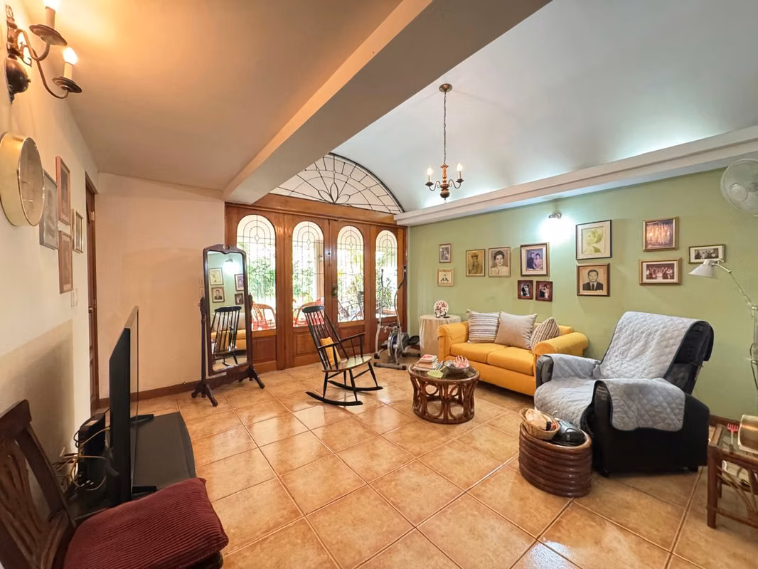 Venta de Casa en ubicación centrica de Managua, foto 2