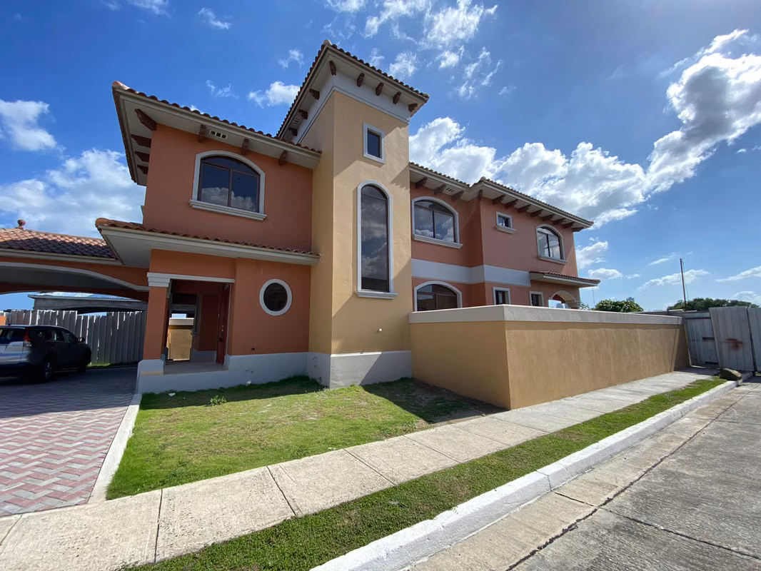 SE VENDE CASA NUEVA EL DORAL - EN ESQUINA - SOMOS LOS PROPIETARIOS, foto 2
