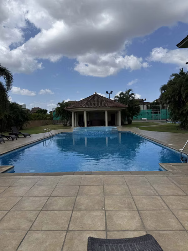 SE VENDE CASA NUEVA EL DORAL - EN ESQUINA - SOMOS LOS PROPIETARIOS, foto 5