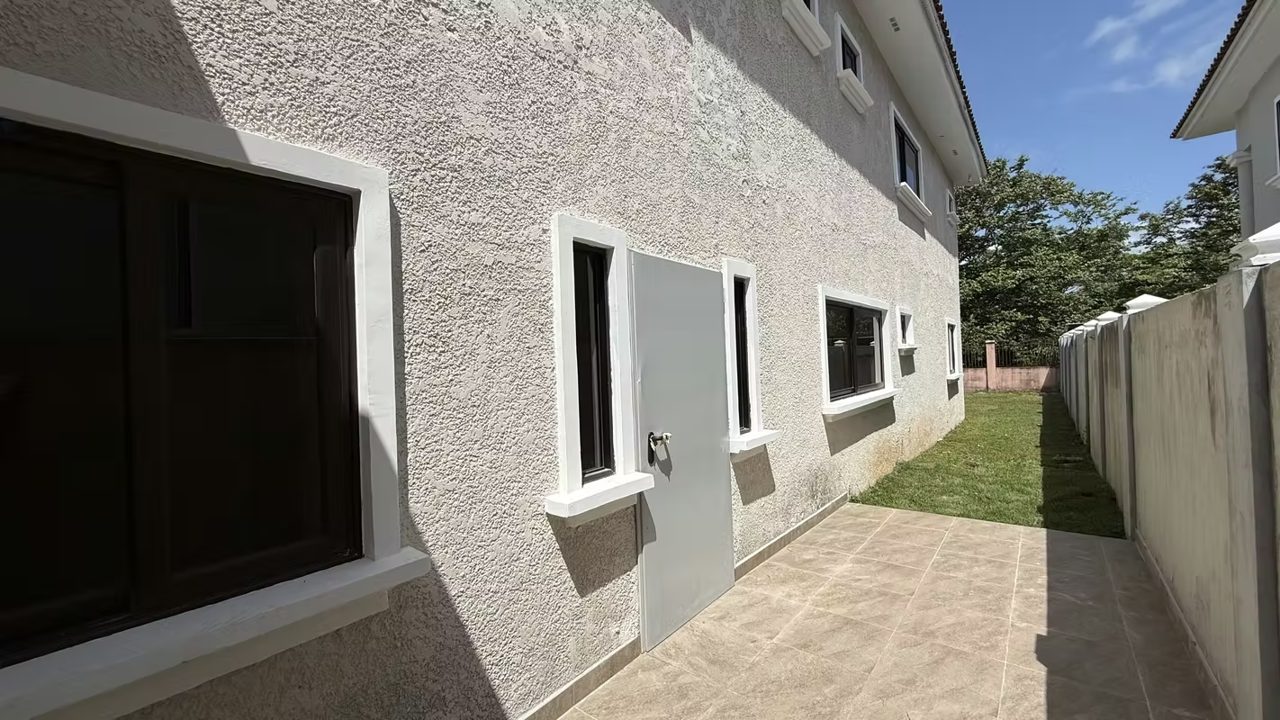 Se Vende casa 4 recamaras, 5 baños, CBE, terrazas, CBE a pasos de le Embassy USA, foto 5