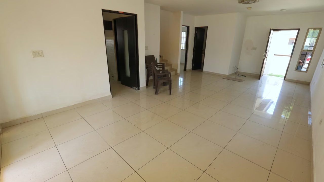 Amplia Casa de Dos Niveles en pH Spring Hills Costa Verde La Chorrera en venta, foto 3