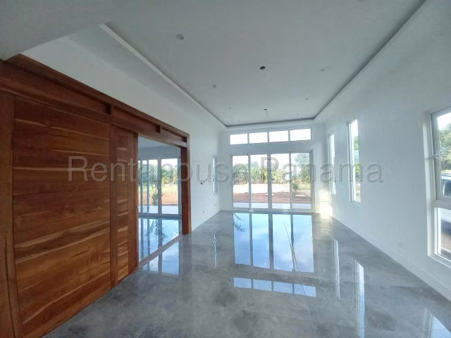 Casa en Venta en Pedasi Playa El Toro - Con pozo de Agua y Paneles Solares 26YCG2053, foto 2