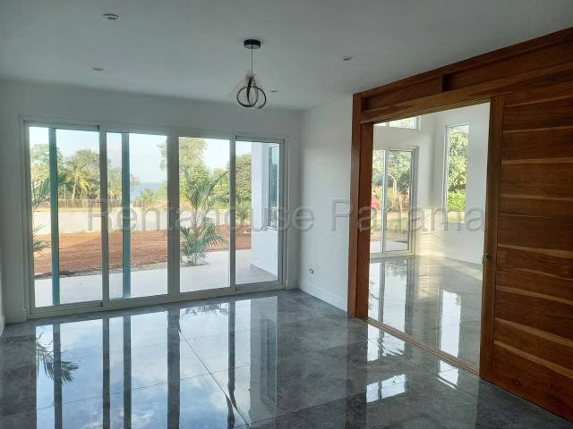 Casa en Venta en Pedasi Playa El Toro - Con pozo de Agua y Paneles Solares 26YCG2053, foto 3