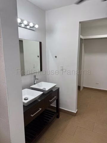 Se vende hermoso LOFT de 121 mts en El Cangrejo, foto 3