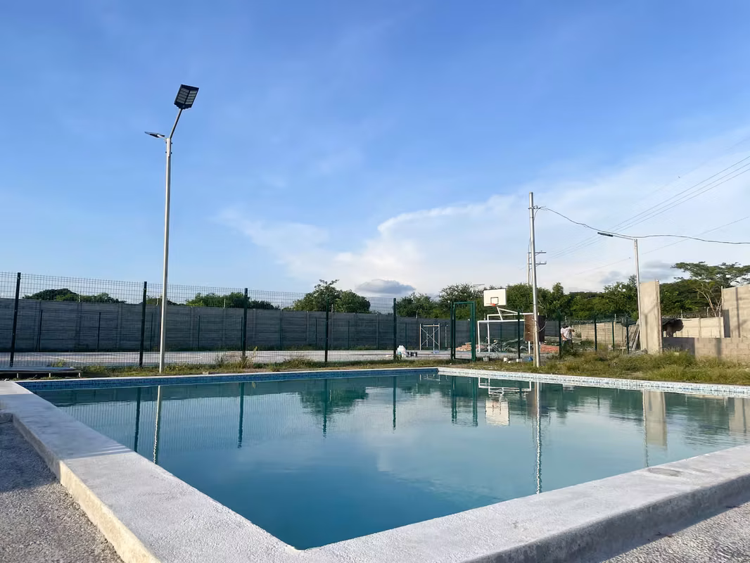 CASAS A ESTRENAR - AEROPUERTO INTERNACIONAL EL SALVADOR TERRENO GRANDE, foto 3