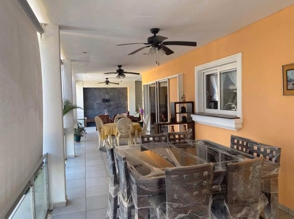 Exclusiva Casa con Piscina en Cumbres de Cuscatlán, foto 2
