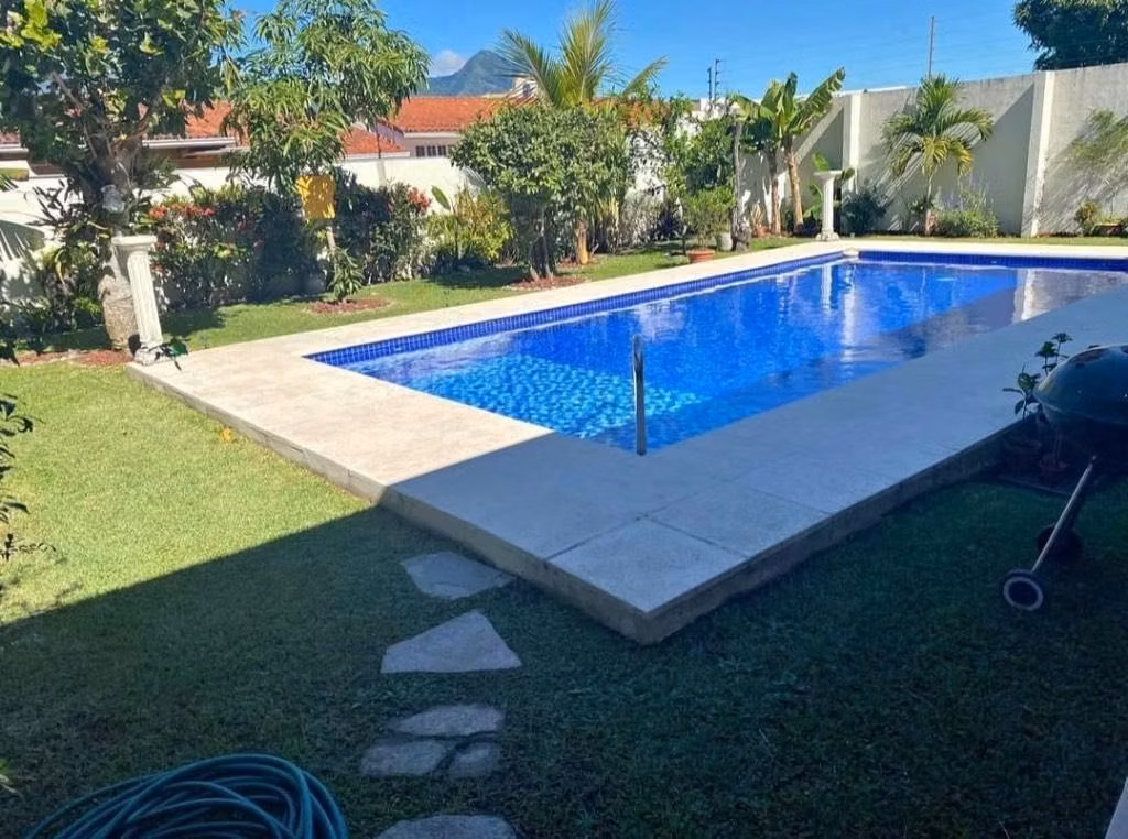 Exclusiva Casa con Piscina en Cumbres de Cuscatlán, foto 3