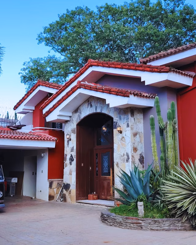 Exclusiva Casa con Piscina en Venta en Altamira, San Salvador, foto 3