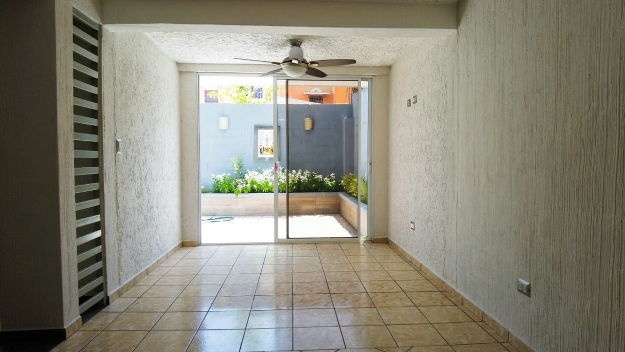 ALQUILO CASA EN RES. PRIMAVERA- SANTA TECLA, foto 4