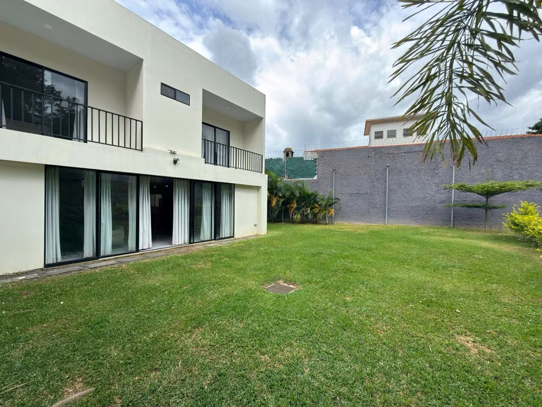 SE VENDE CASA ESCALON MODERNA COMO NUEVA, TOTALMENTE AMUEBLADA, foto 2