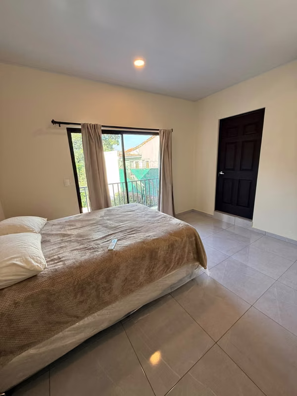 SE VENDE CASA ESCALON MODERNA COMO NUEVA, TOTALMENTE AMUEBLADA, foto 3